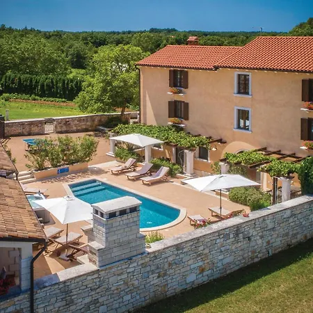 Cozy In With Wifi Holiday home Tinjan