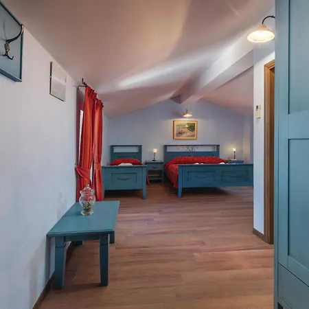 Holiday home Cozy In With Wifi Tinjan