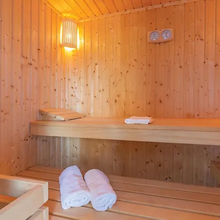 Amazing In With Sauna * Tinjan