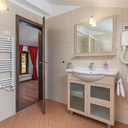 Amazing In With Sauna Tinjan